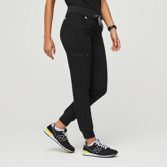 Large - BLACK - FIGS scrubs Set - Top and Jogger Pants - Picture 9 of 9